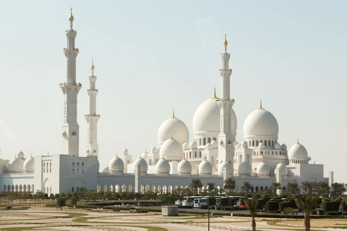 abu-dhabi-marvels-5-days-4-nights